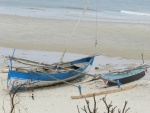 Un bateau sur la plage
